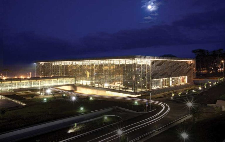 Si̇popo Conference Center